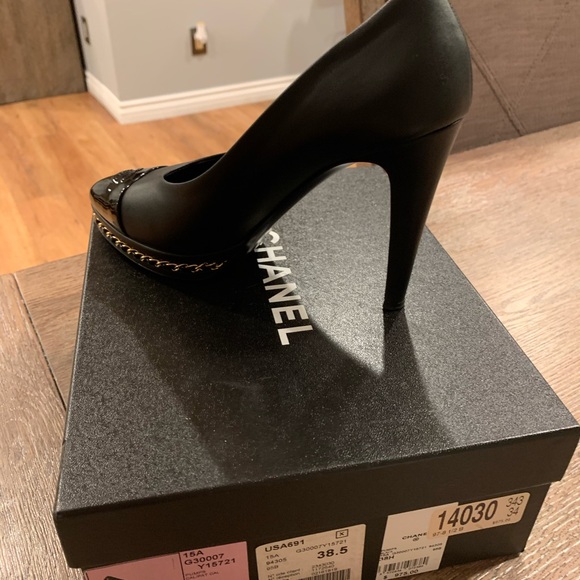 Chanel shoes size 38.5 authentic - Picture 3 of 3